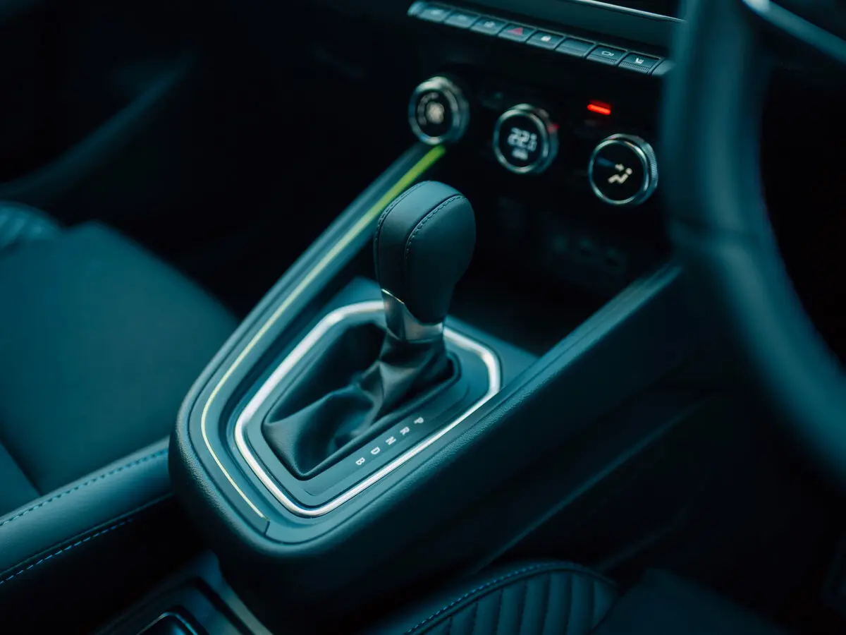 Renault Lutecia V Рестайлинг Хэтчбек 5 дв. — сүрөт 8