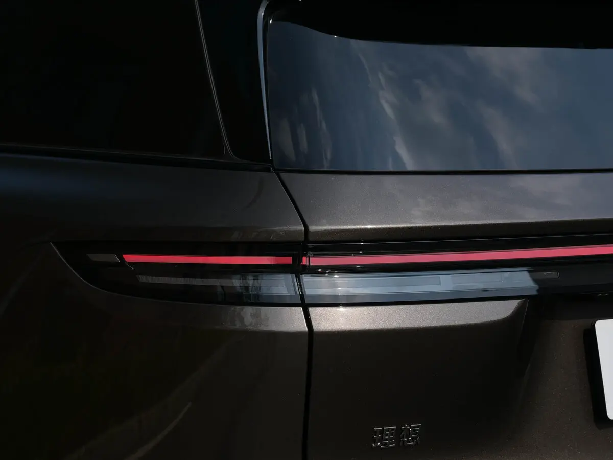 Li Auto (Lixiang) i9 2026 – н.в. Внедорожник 5 дв. — сүрөт 17