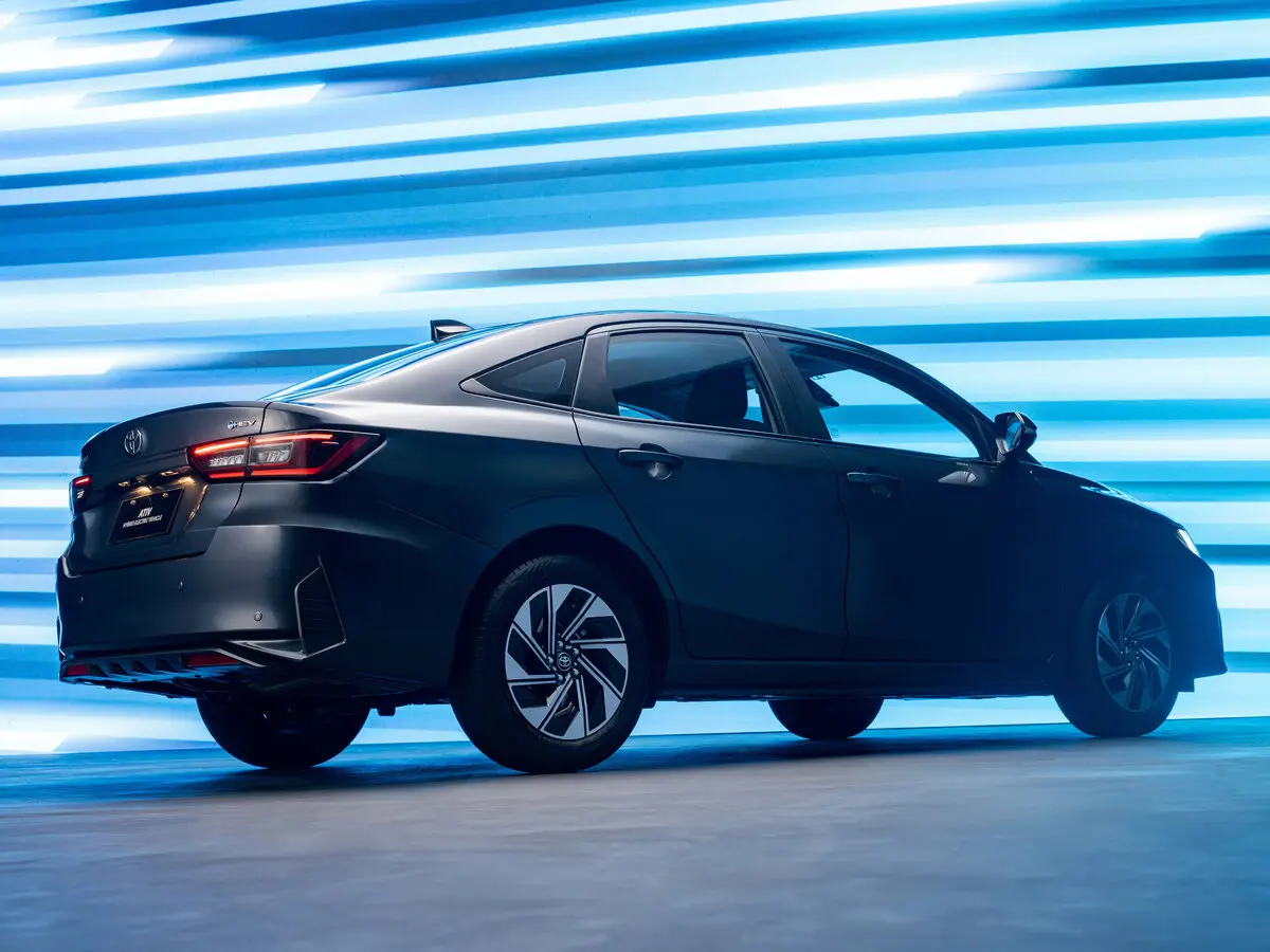 Toyota Ativ 2025 – н.в. Седан — фото 3