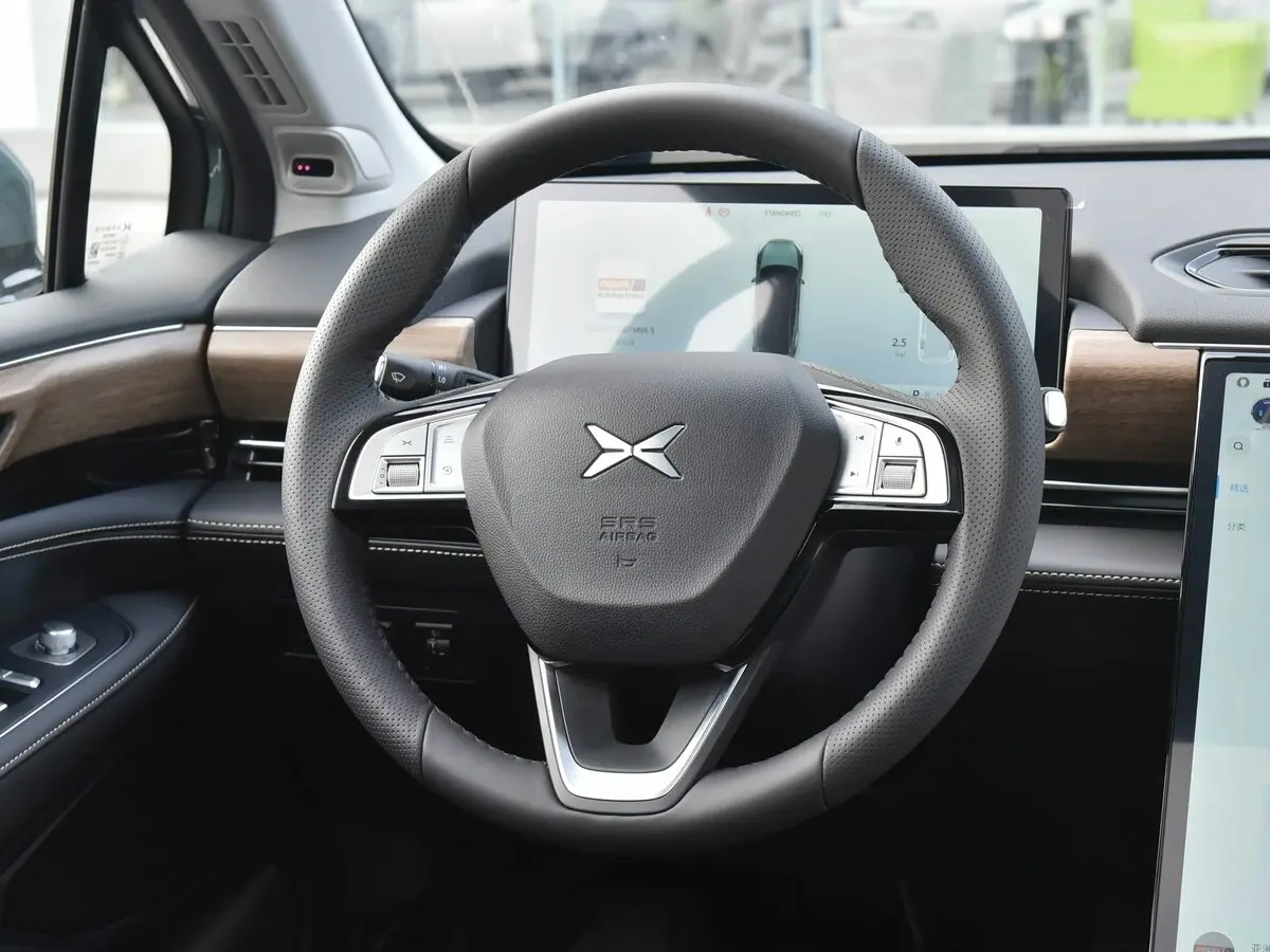 Xpeng P5 I Рестайлинг Седан — photo 10
