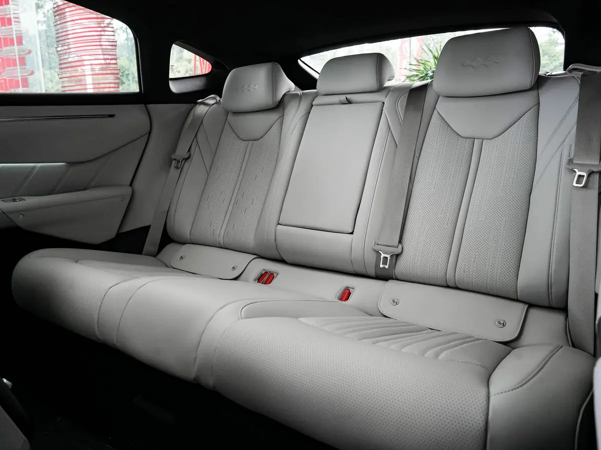 BYD FangChengBao Formula S 2026 – н.в. Хэтчбек 5 дв. — photo 12