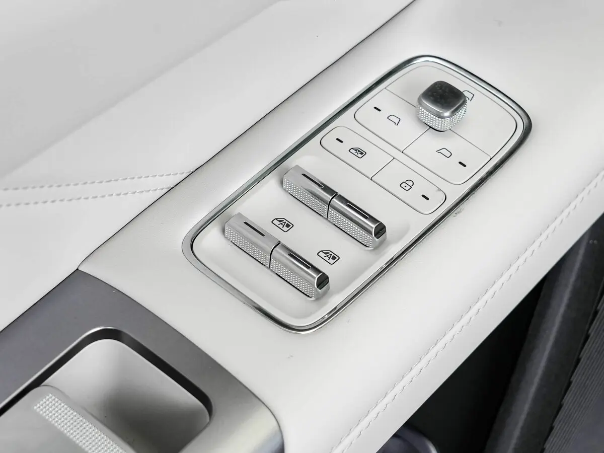 BYD FangChengBao Formula S 2026 – н.в. Хэтчбек 5 дв. — photo 13