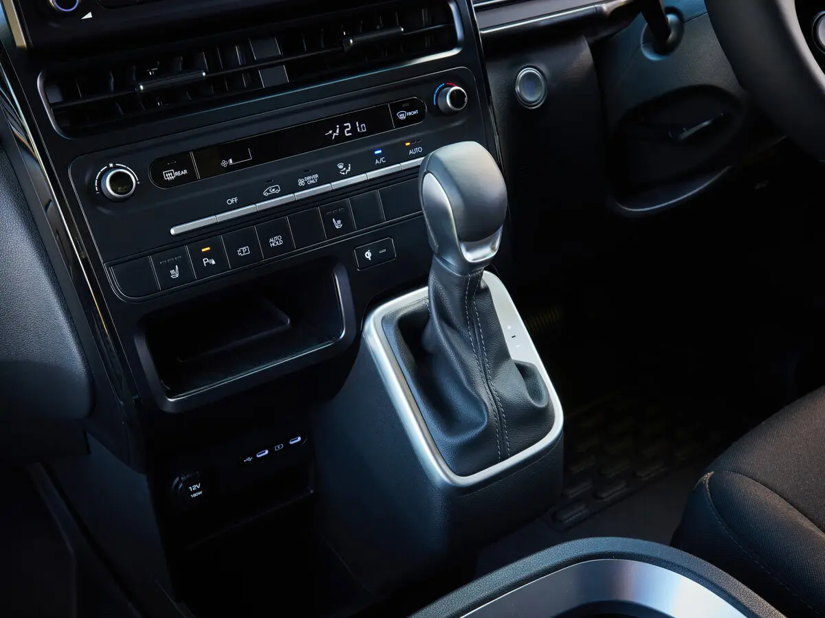 Hyundai Staria I Рестайлинг Фургон — сүрөт 12