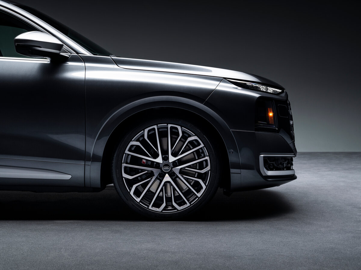 Audi SQ9 2026 – н.в. Внедорожник 5 дв.