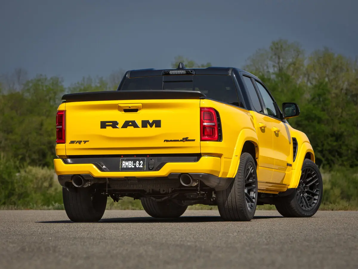 Ram 1500 V Рестайлинг Пикап Двойная кабина Rumble Bee — 照片 5