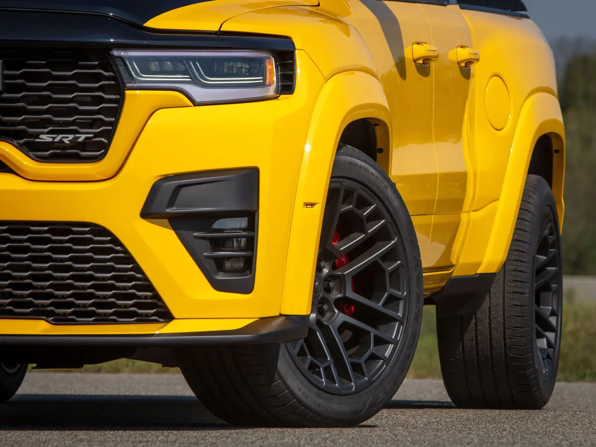 Ram 1500 V Рестайлинг Пикап Двойная кабина Rumble Bee — 照片 14