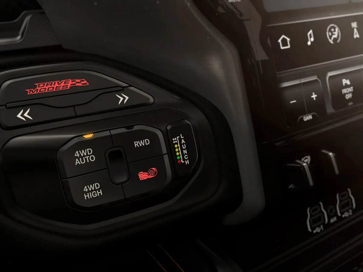 Ram 1500 V Рестайлинг Пикап Двойная кабина Rumble Bee — 照片 16