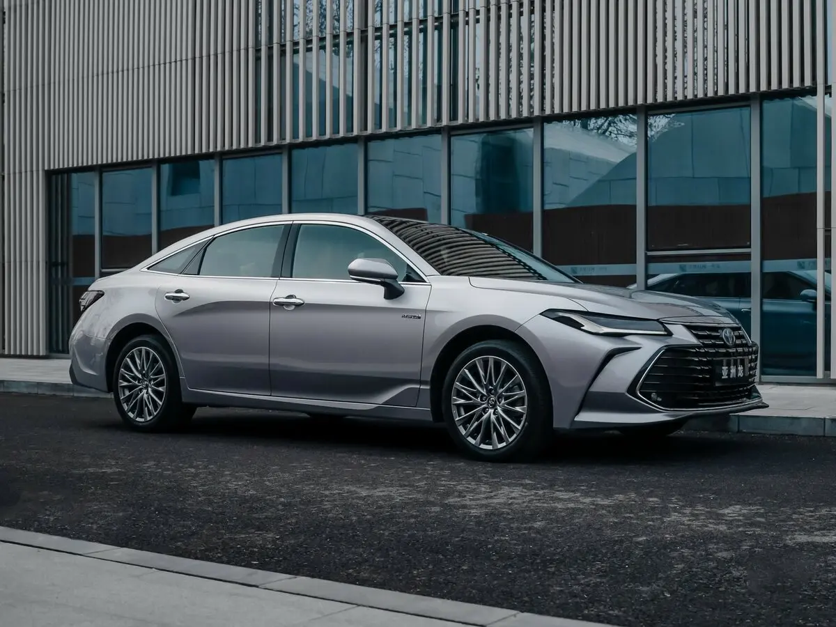 Toyota Avalon V Рестайлинг Седан — фото 2