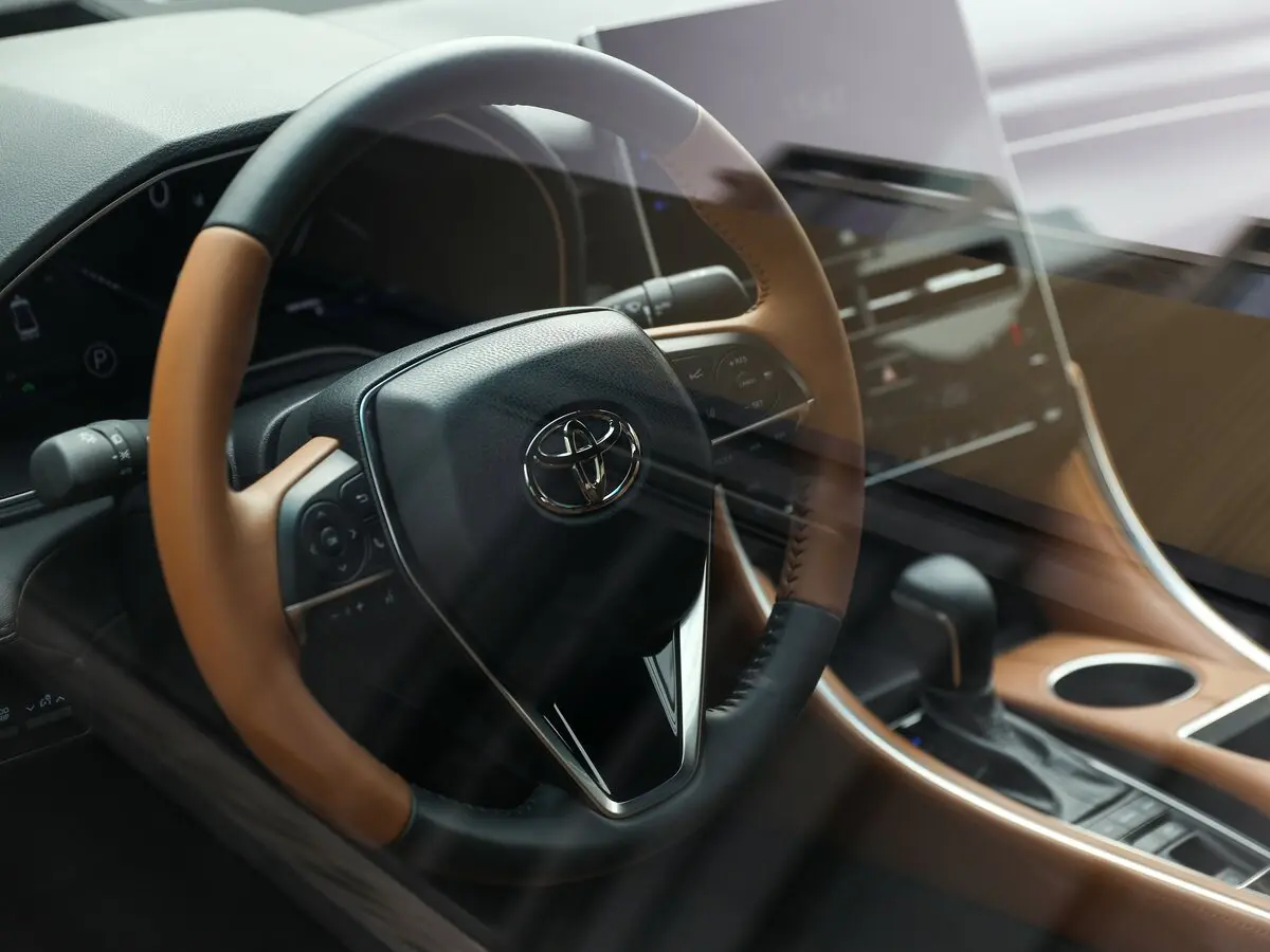 Toyota Avalon V Рестайлинг Седан — фото 8