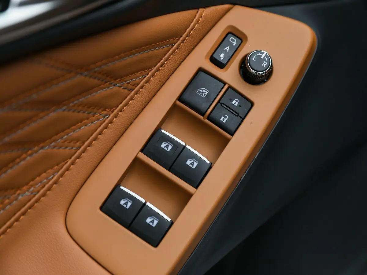 Toyota Avalon V Рестайлинг Седан — фото 9