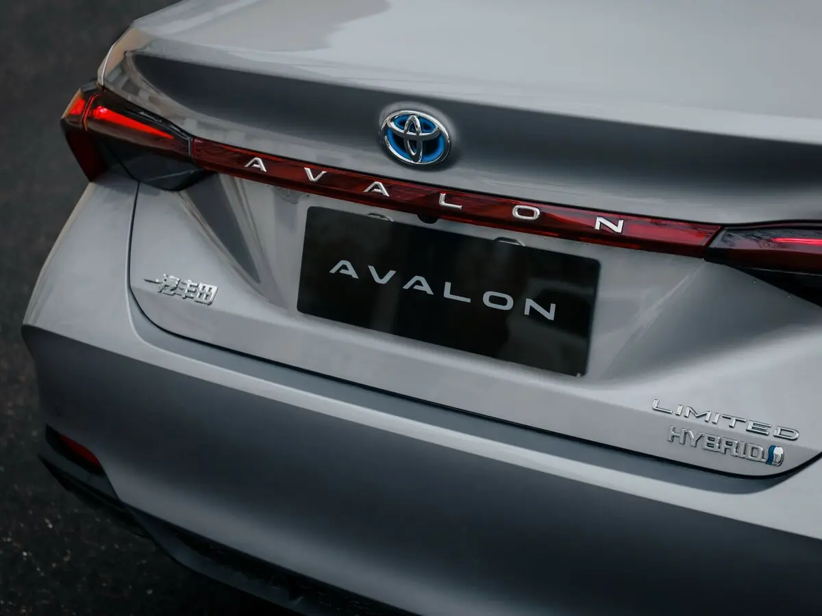 Toyota Avalon V Рестайлинг Седан — фото 13