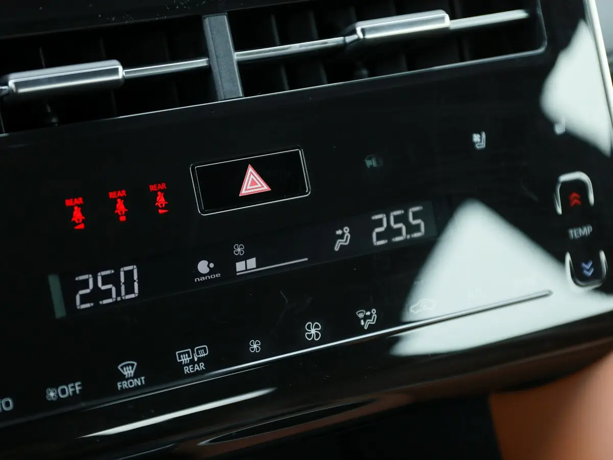 Toyota Avalon V Рестайлинг Седан — фото 15