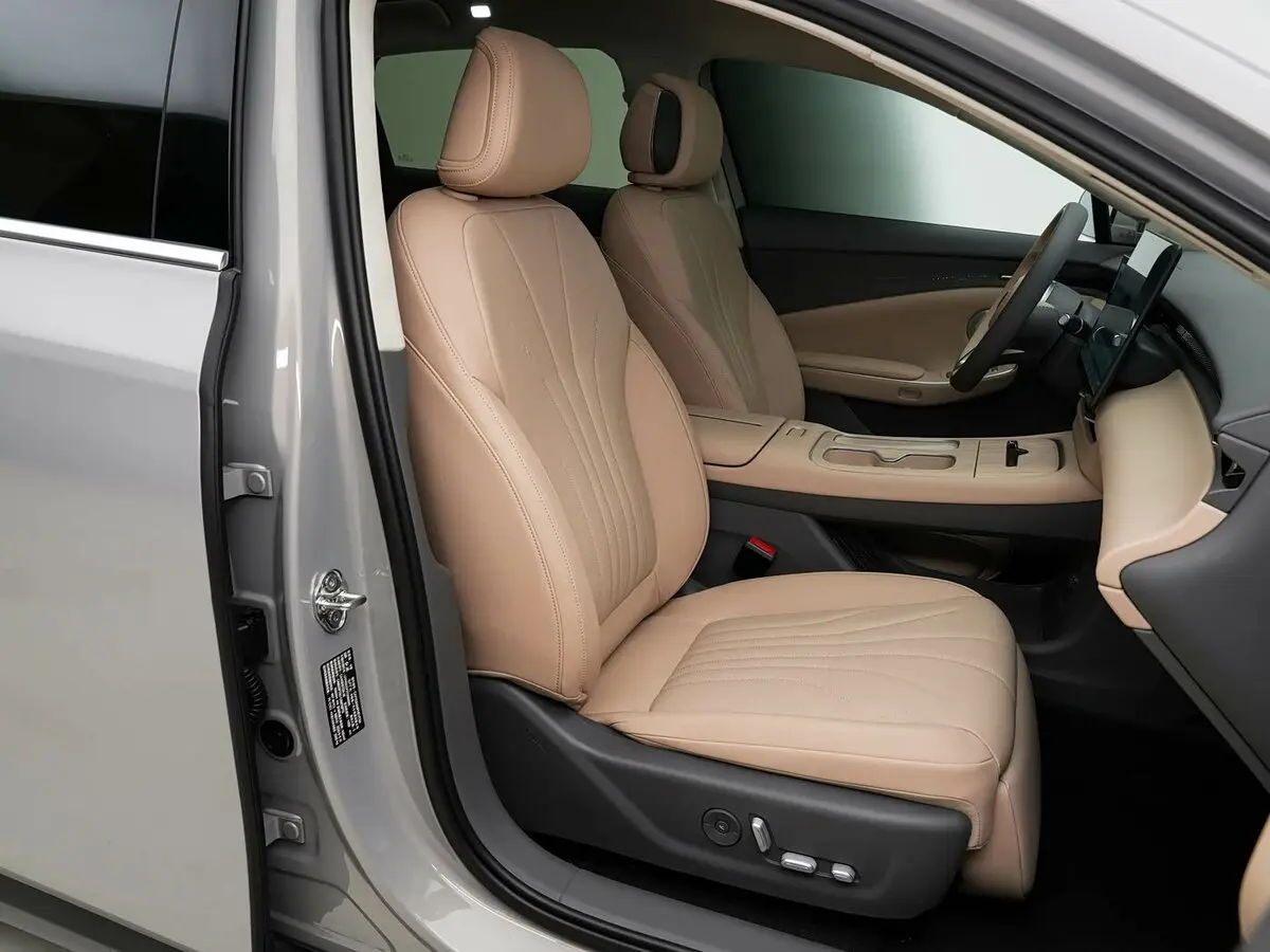 Hongqi H7 II Ресталйинг Седан — сүрөт 3