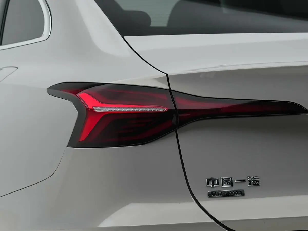 Hongqi H7 II Ресталйинг Седан — сүрөт 8