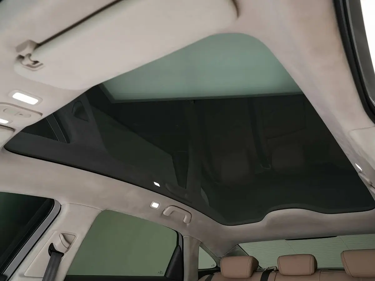 Hongqi H7 II Ресталйинг Седан — сүрөт 10