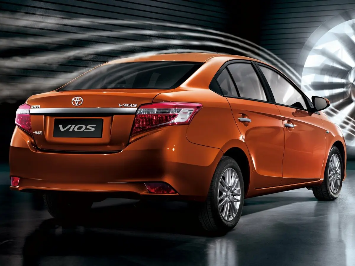 Toyota Vios III Седан — фото 4