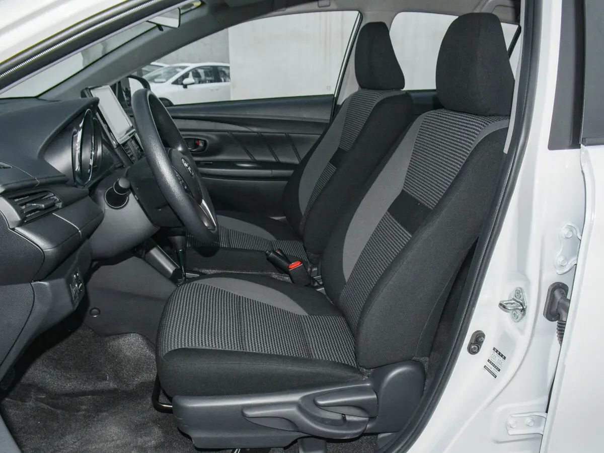 Toyota Vios III Рестайлинг Хэтчбек 5 дв. FS — фото 5