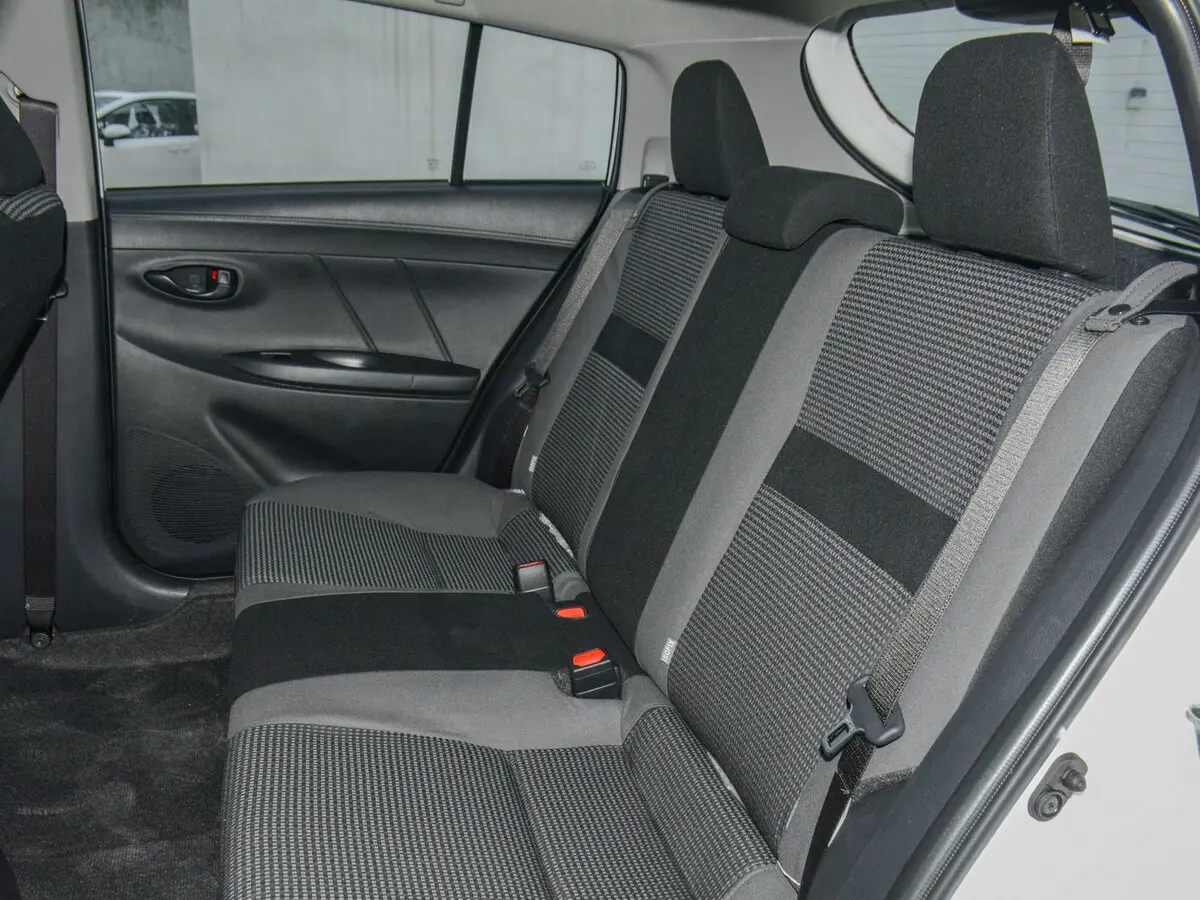 Toyota Vios III Рестайлинг Хэтчбек 5 дв. FS — фото 7