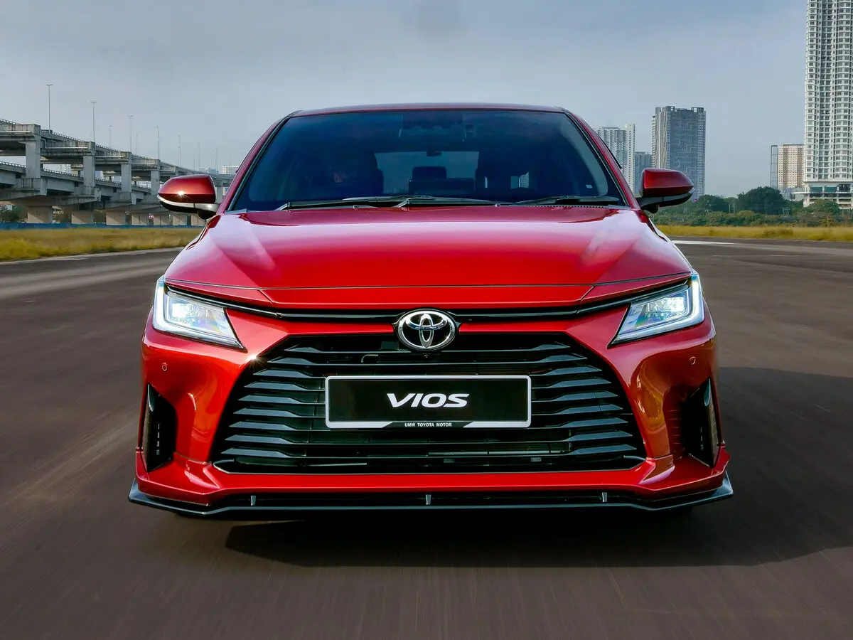 Toyota Vios IV Седан — фото 3