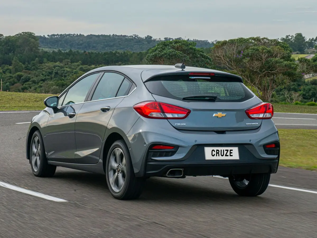 Chevrolet Cruze II Рестайлинг Хэтчбек 5 дв. — сүрөт 4