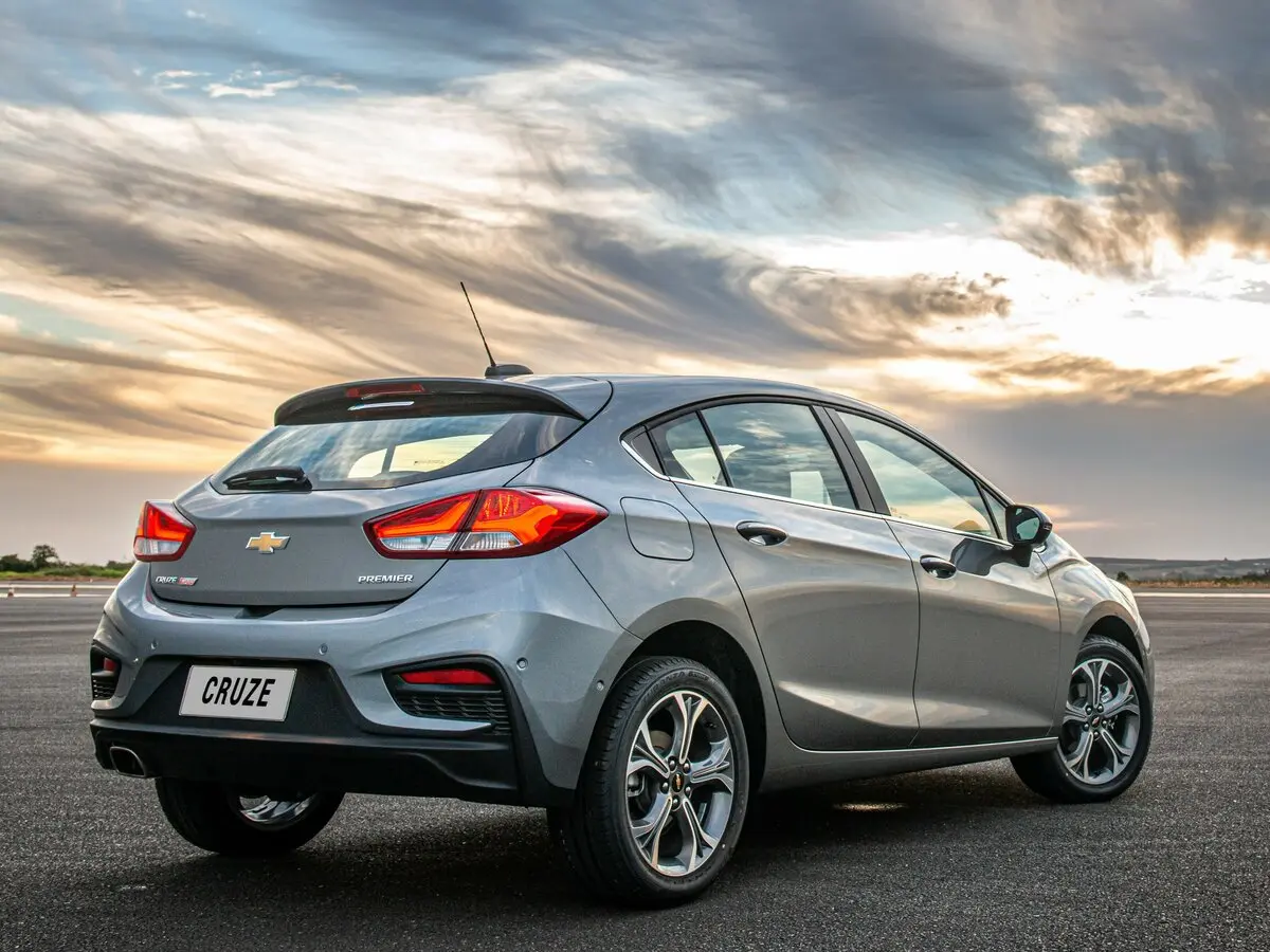 Chevrolet Cruze II Рестайлинг Хэтчбек 5 дв. — сүрөт 5