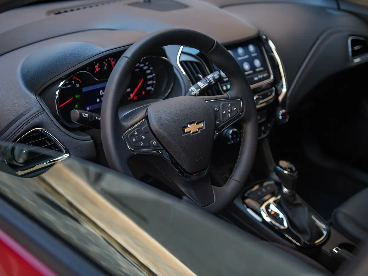Chevrolet Cruze II Рестайлинг Хэтчбек 5 дв. — сүрөт 6