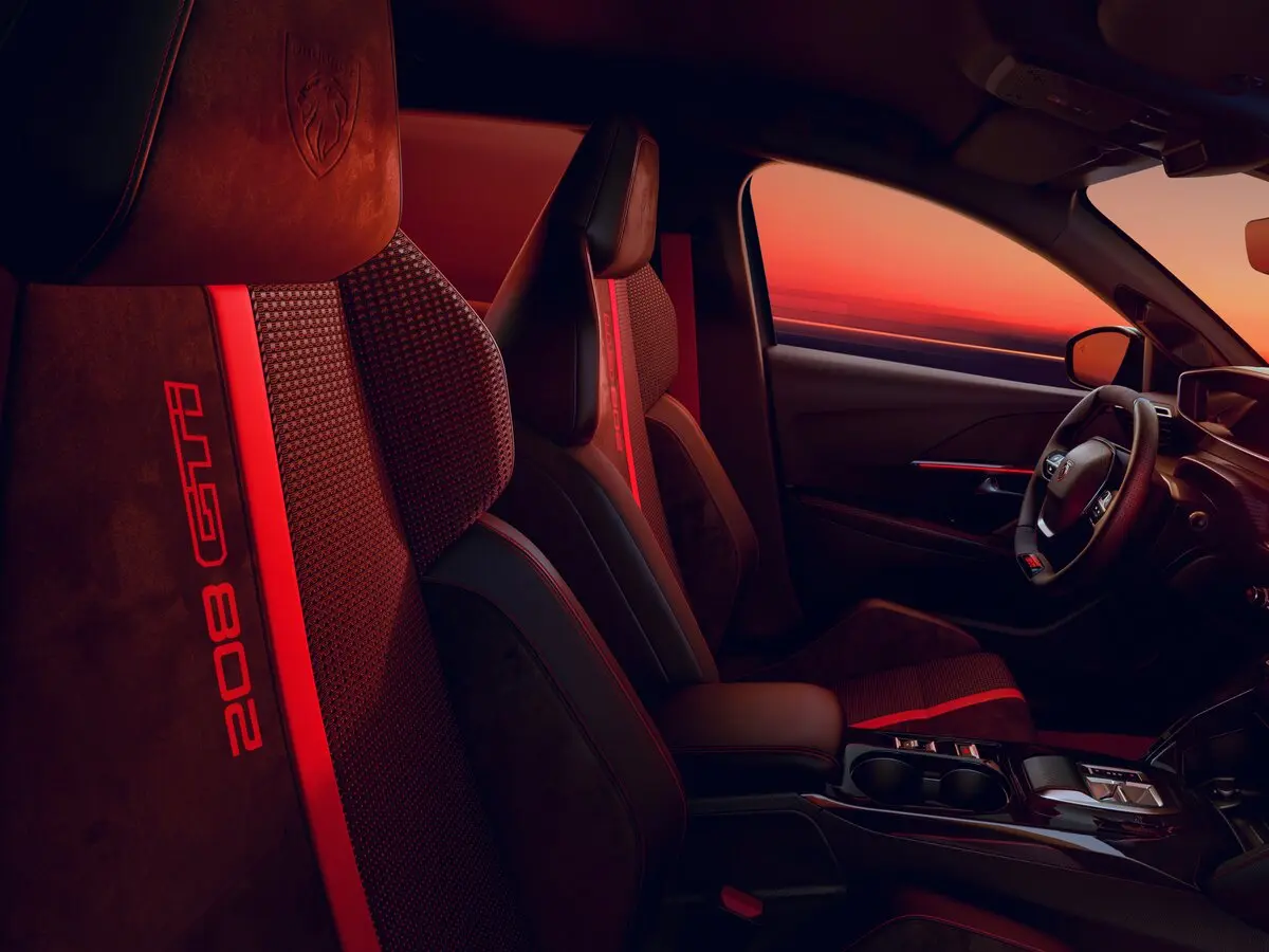 Peugeot 208 GTi II Хэтчбек 5 дв. — 照片 8