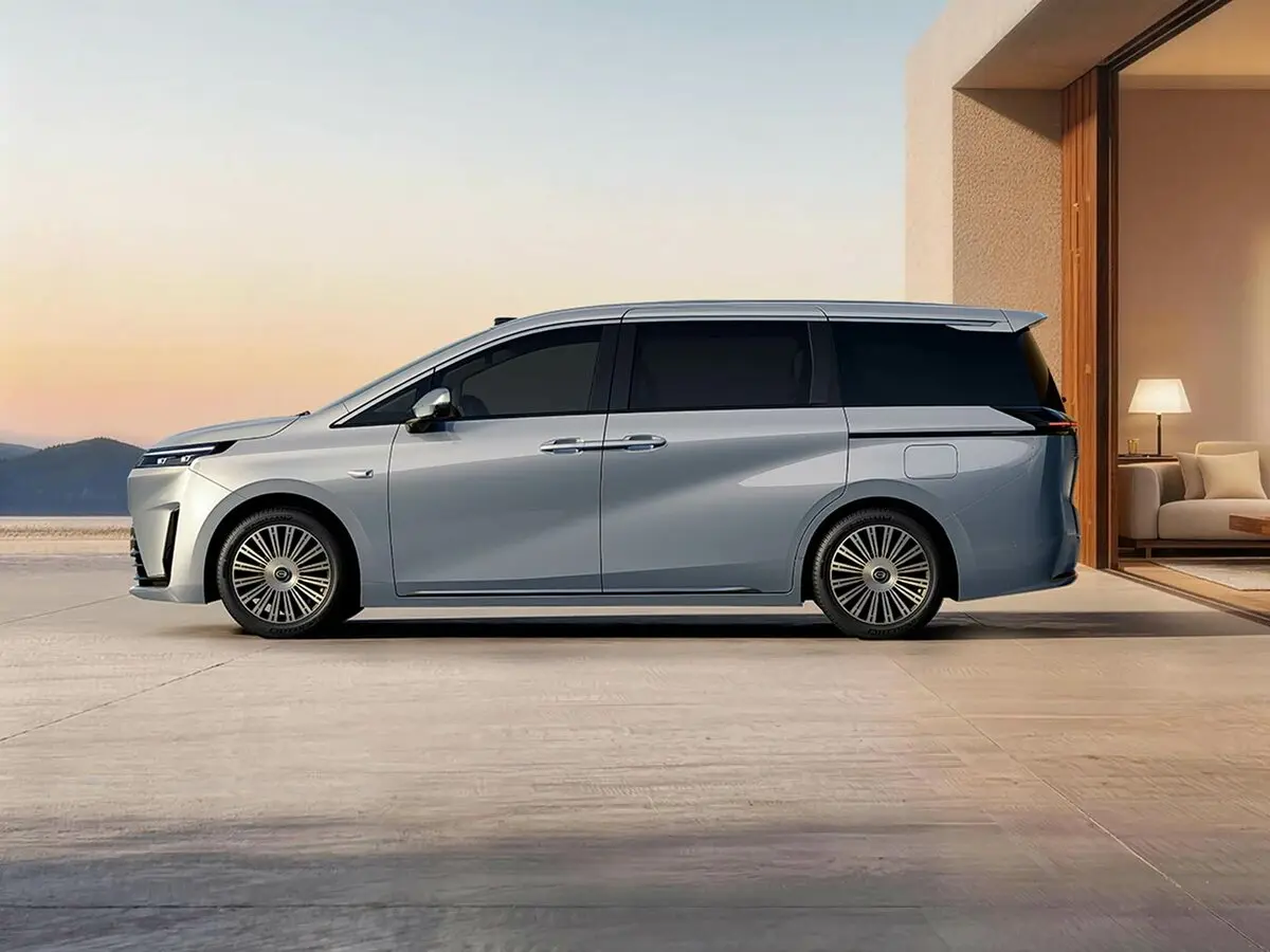 GAC Trumpchi E8 I Рестайлинг Минивэн — сүрөт 2