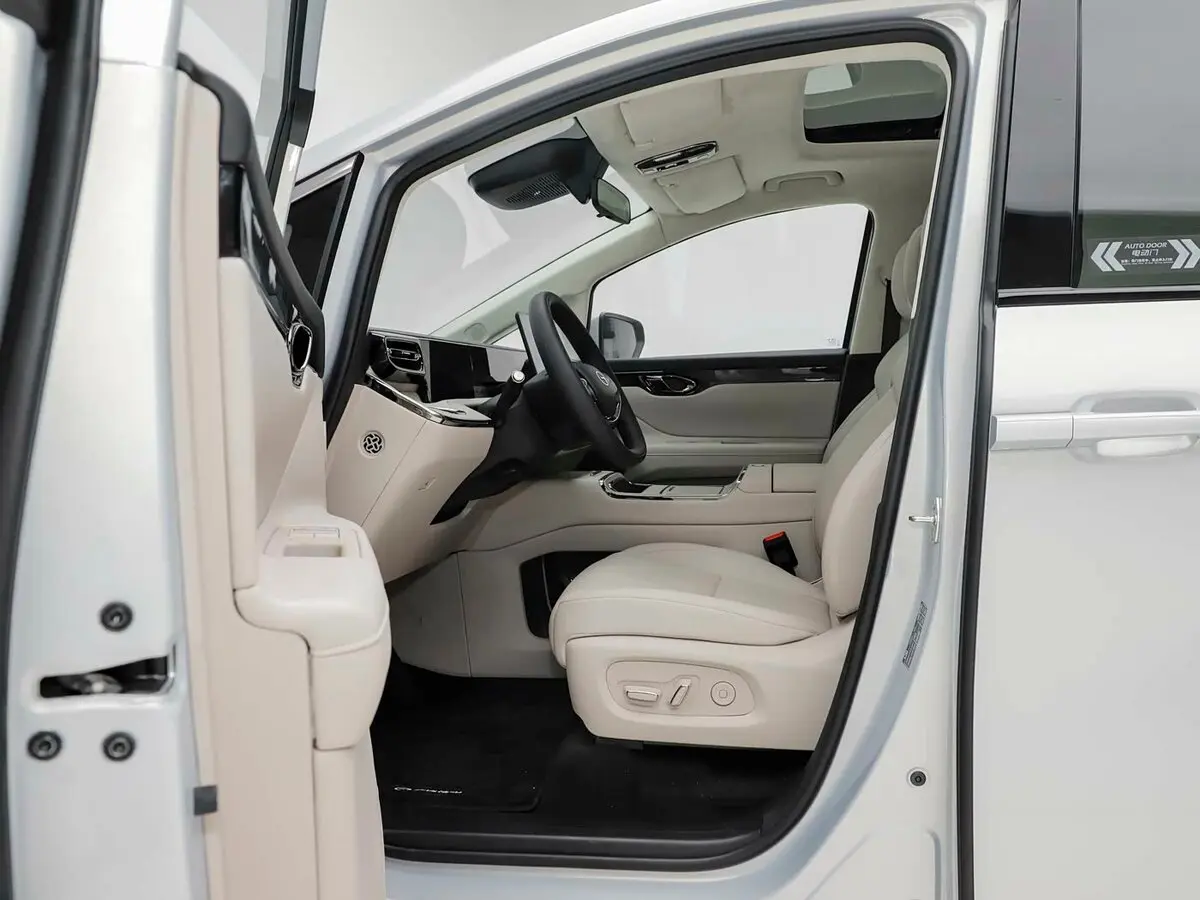 GAC Trumpchi E8 I Рестайлинг Минивэн — сүрөт 8