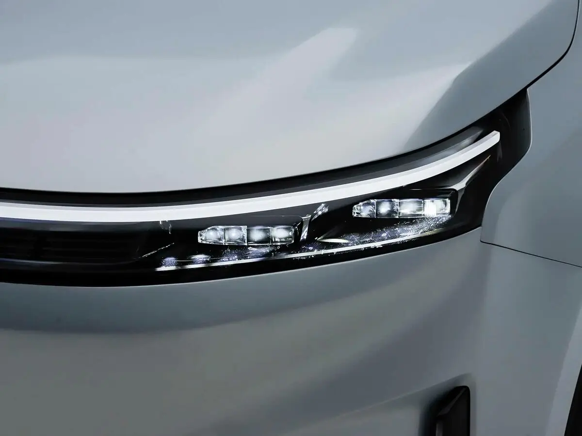 GAC Trumpchi E8 I Рестайлинг Минивэн — сүрөт 17