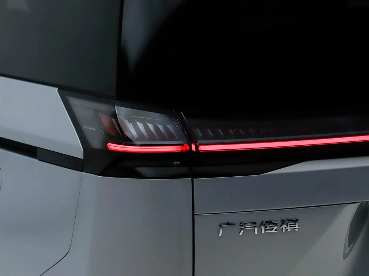 GAC Trumpchi E8 I Рестайлинг Минивэн — сүрөт 18