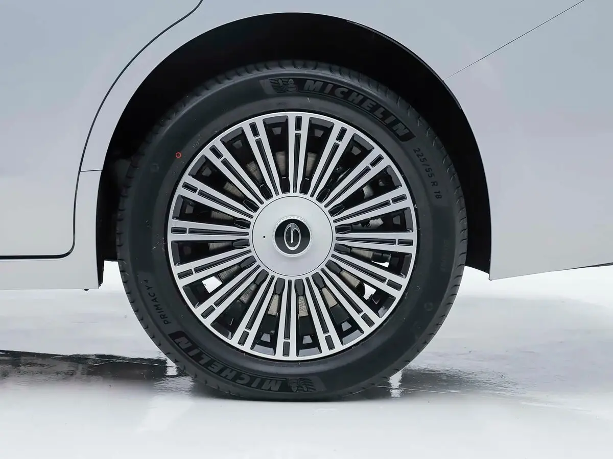 GAC Trumpchi E8 I Рестайлинг Минивэн — сүрөт 21