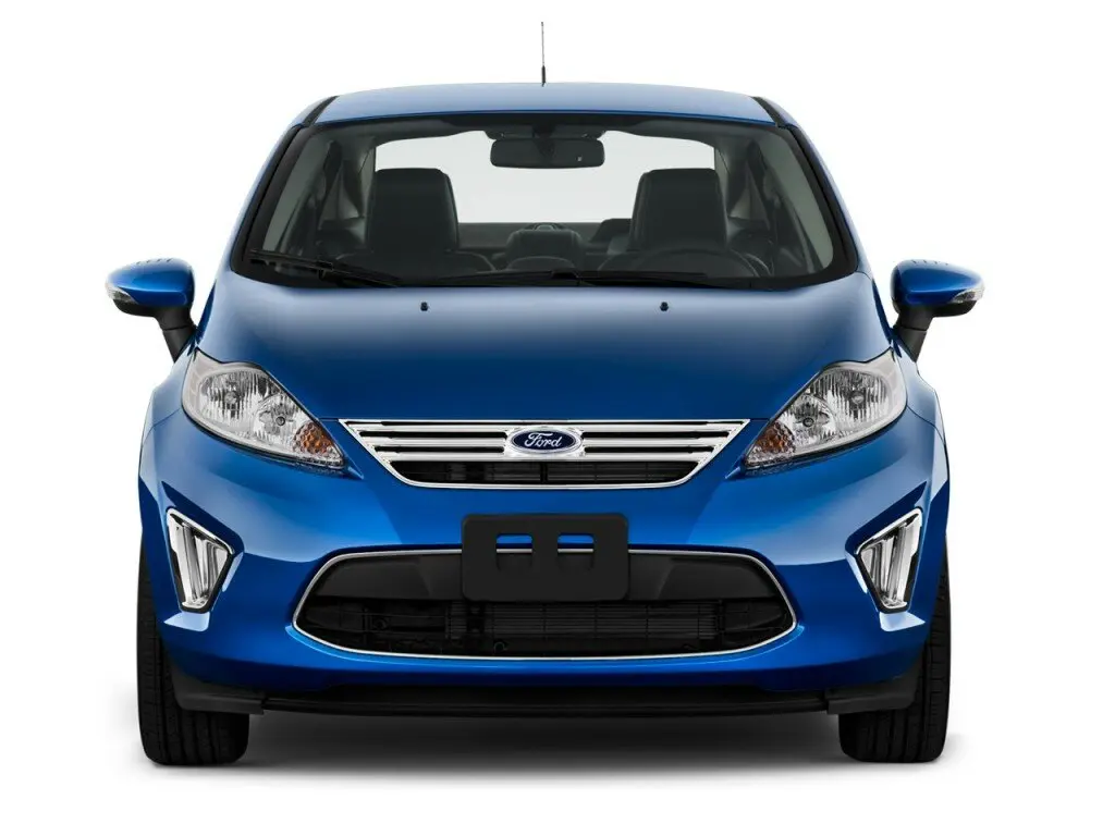 Ford Fiesta Mk6 Седан — photo 3