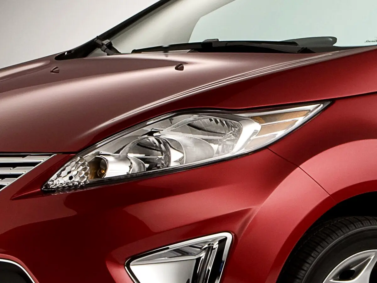 Ford Fiesta Mk6 Седан — photo 11