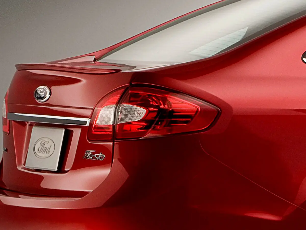 Ford Fiesta Mk6 Седан — photo 12