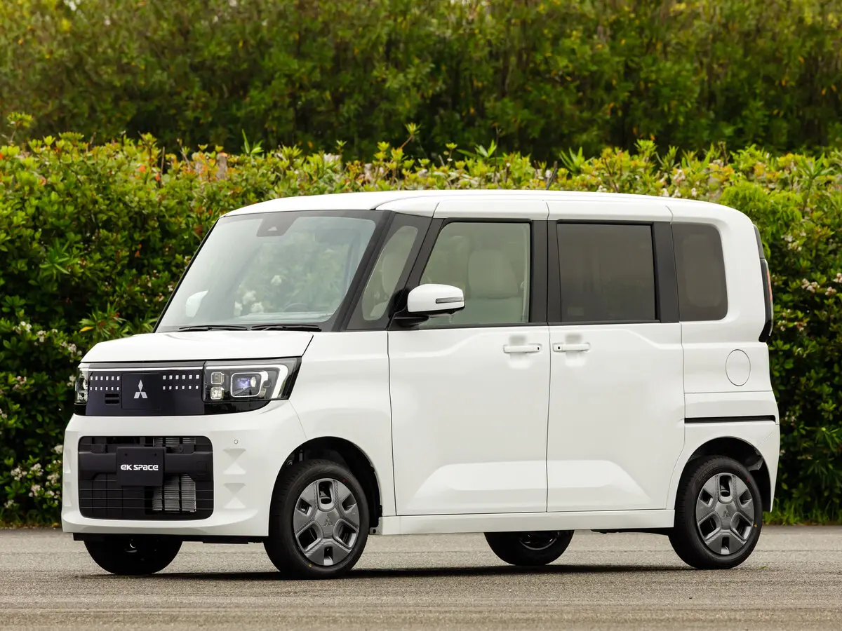 Mitsubishi eK Space III