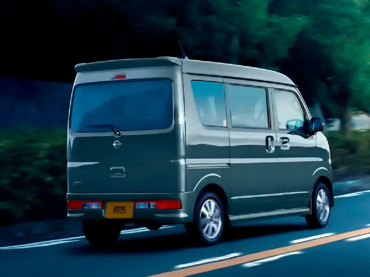 Nissan NV100 Clipper III Рестайлинг Минивэн — сүрөт 3