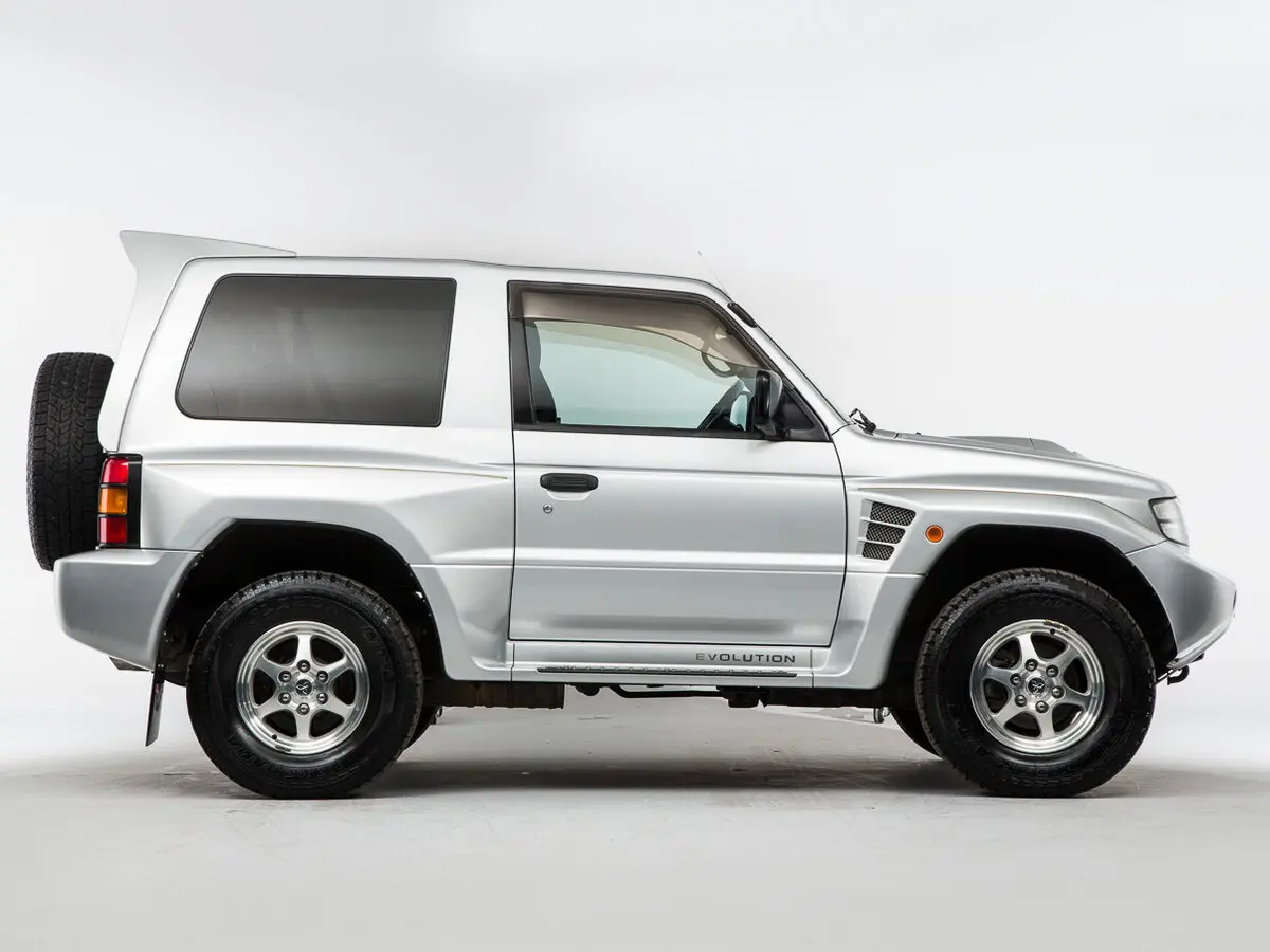 Mitsubishi Pajero II Рестайлинг Внедорожник 3 дв. Evolution — сүрөт 2