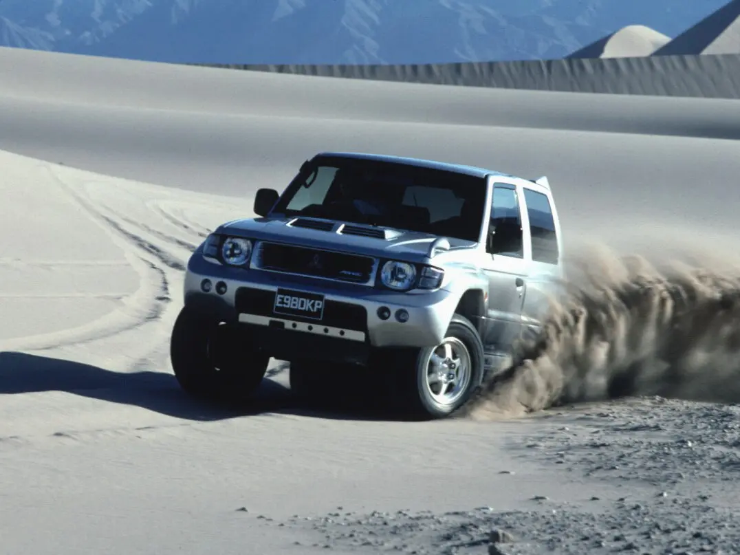 Mitsubishi Pajero II Рестайлинг Внедорожник 3 дв. Evolution — сүрөт 3