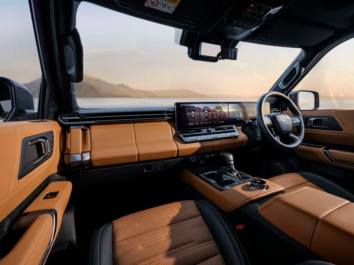 Mitsubishi Pajero V Внедорожник 5 дв. — сүрөт 4