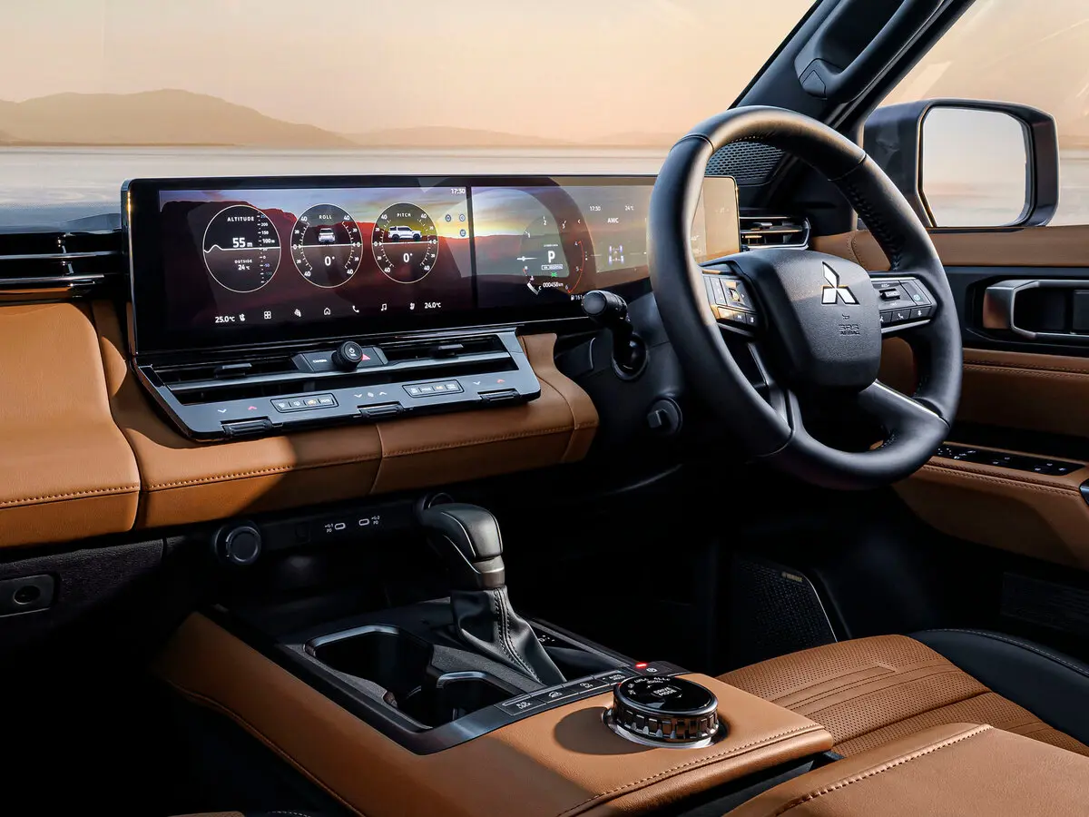 Mitsubishi Pajero V Внедорожник 5 дв. — сүрөт 5