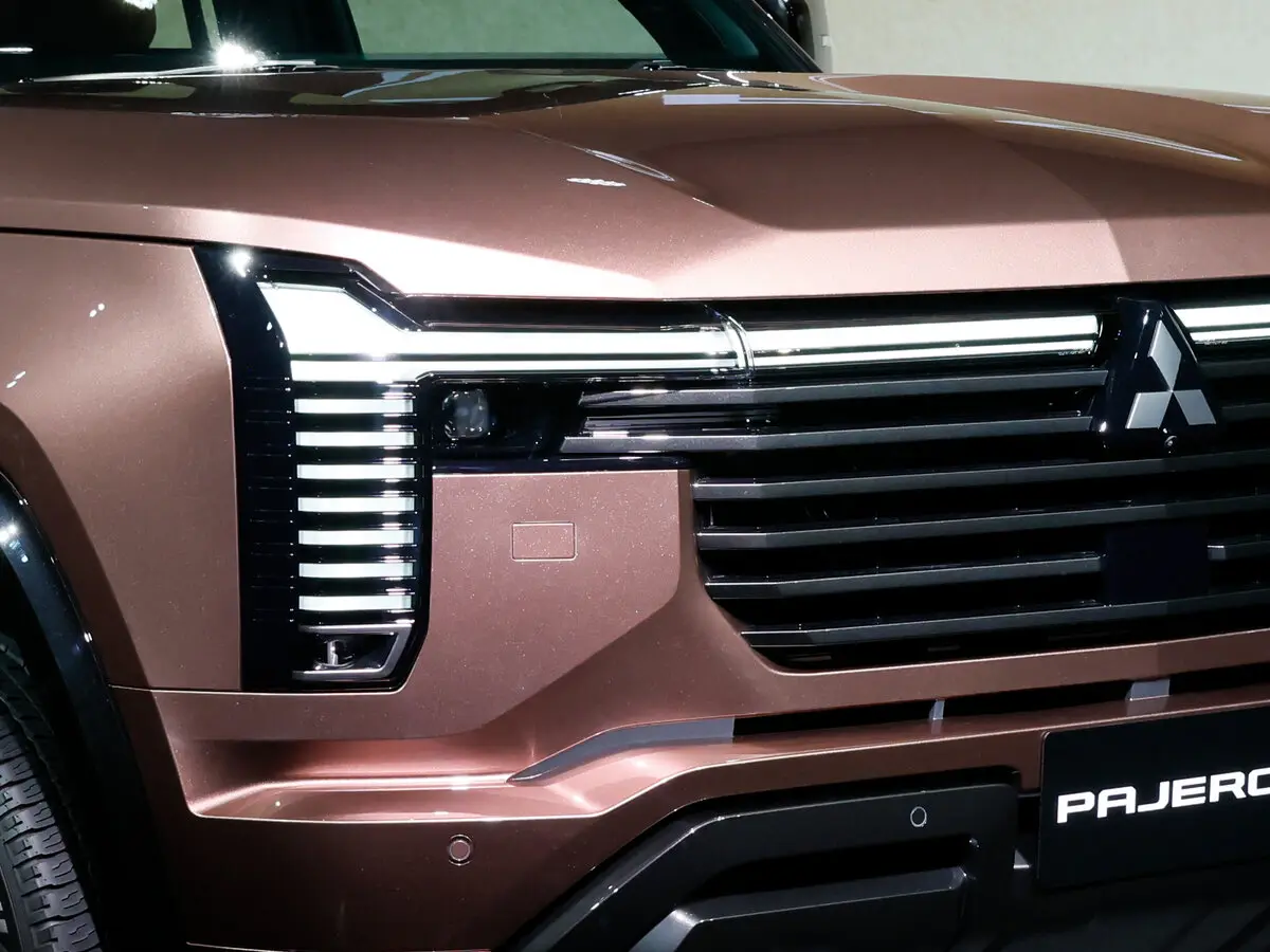 Mitsubishi Pajero V Внедорожник 5 дв. — сүрөт 8