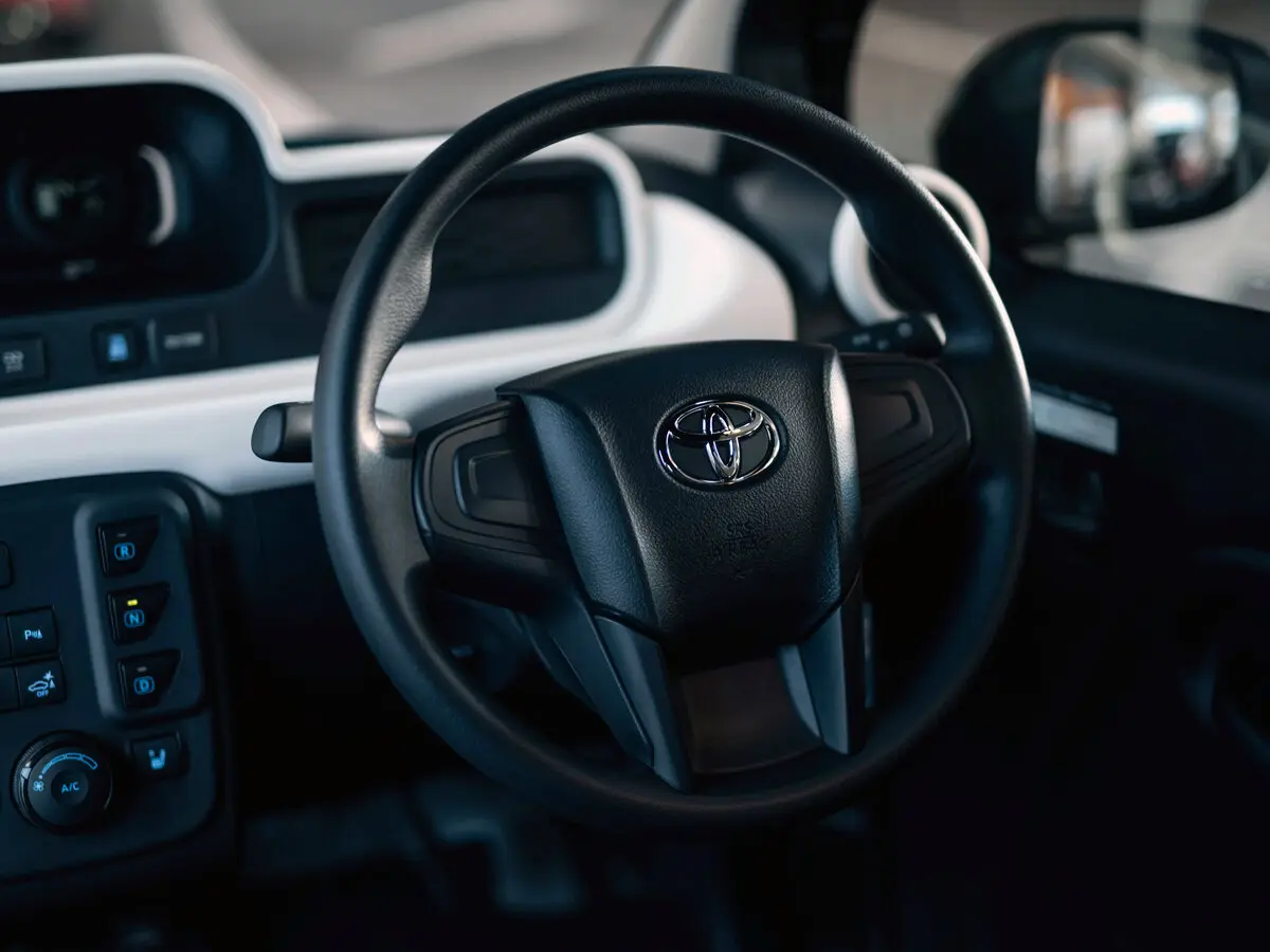 Toyota C+pod 2020 – 2024 Хэтчбек 3 дв. — фото 9