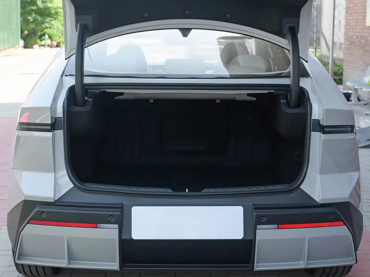 Hyundai IONIQ V 2026 – н.в. Седан — 照片 9