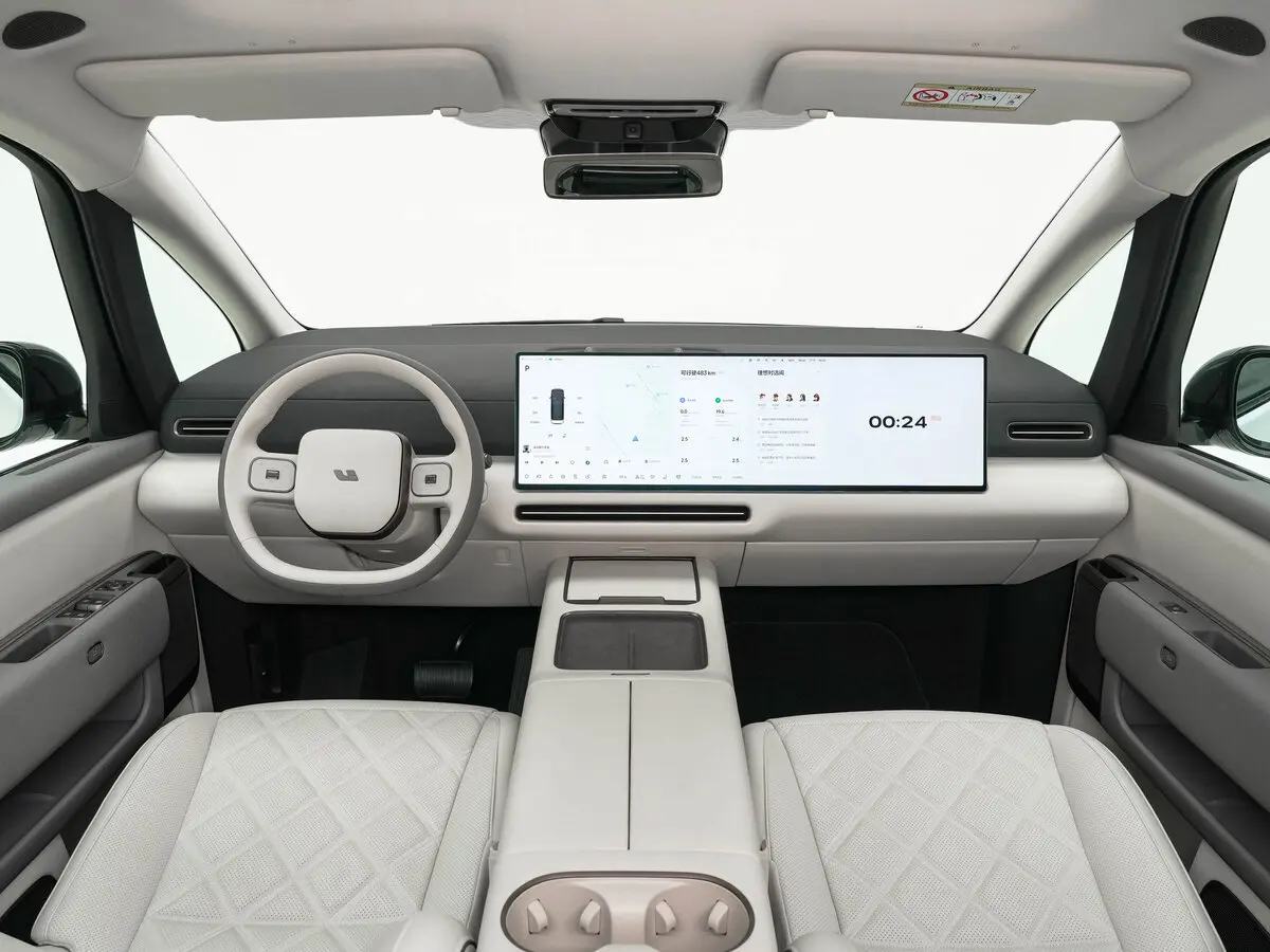 Li Auto (Lixiang) Mega II Минивэн — 照片 6