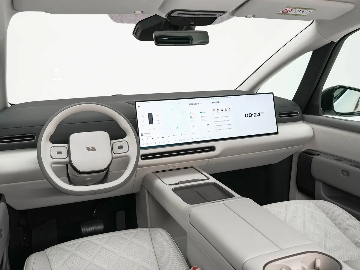 Li Auto (Lixiang) Mega II Минивэн — 照片 7