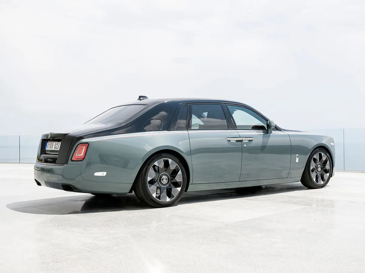 Rolls-Royce Phantom VIII Рестайлинг (Series II) Седан — photo 4
