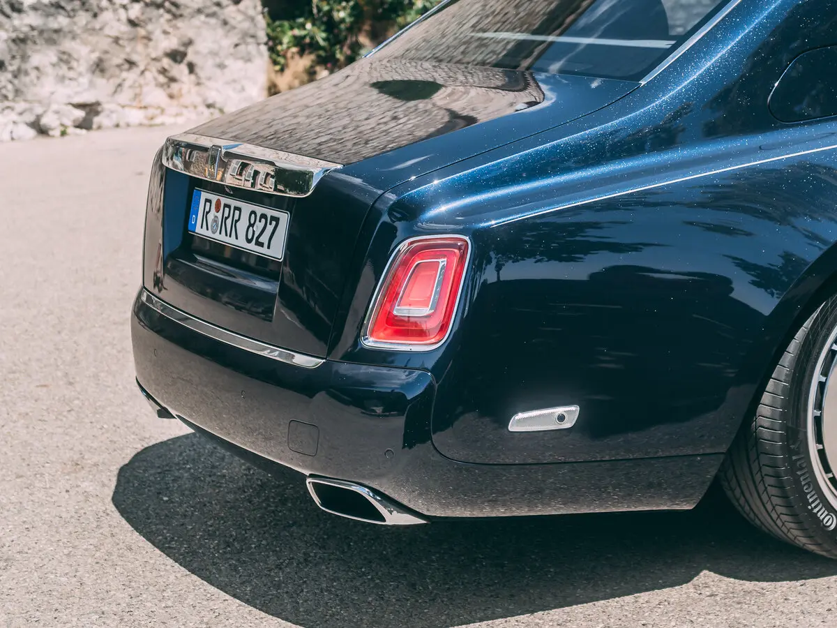 Rolls-Royce Phantom VIII Рестайлинг (Series II) Седан Extended — сүрөт 10