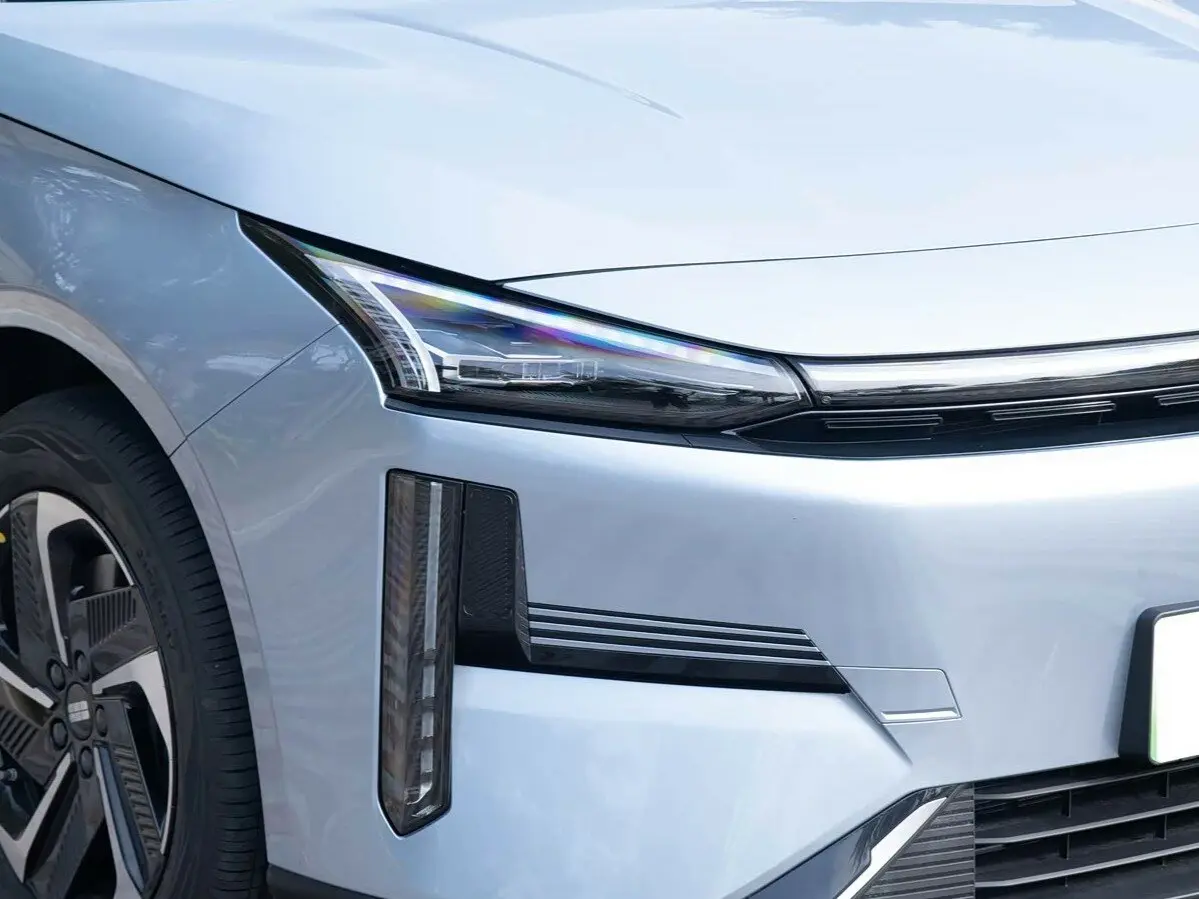 Geely Galaxy L6 I Рестайлинг Седан — сүрөт 8