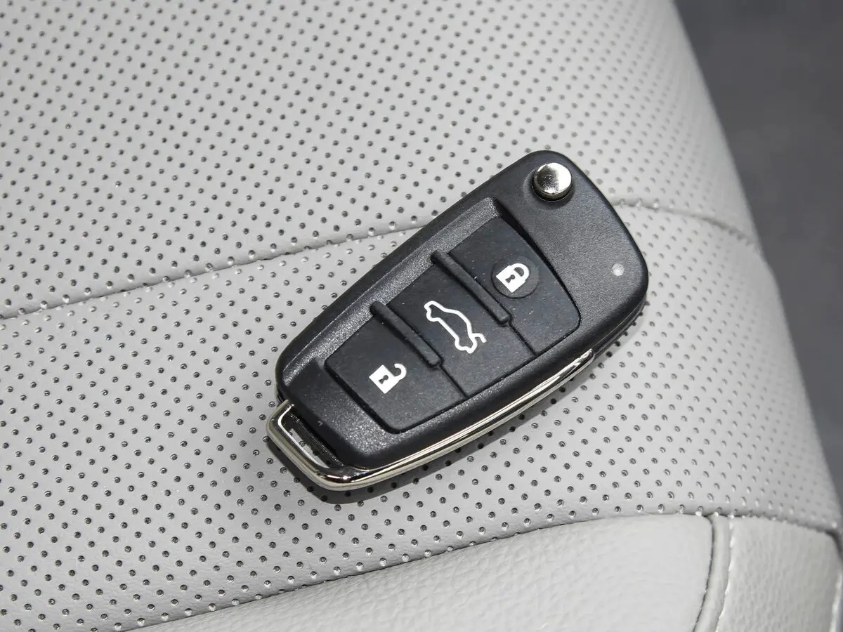 JAC M4 I Рестайлинг Минивэн — сүрөт 19